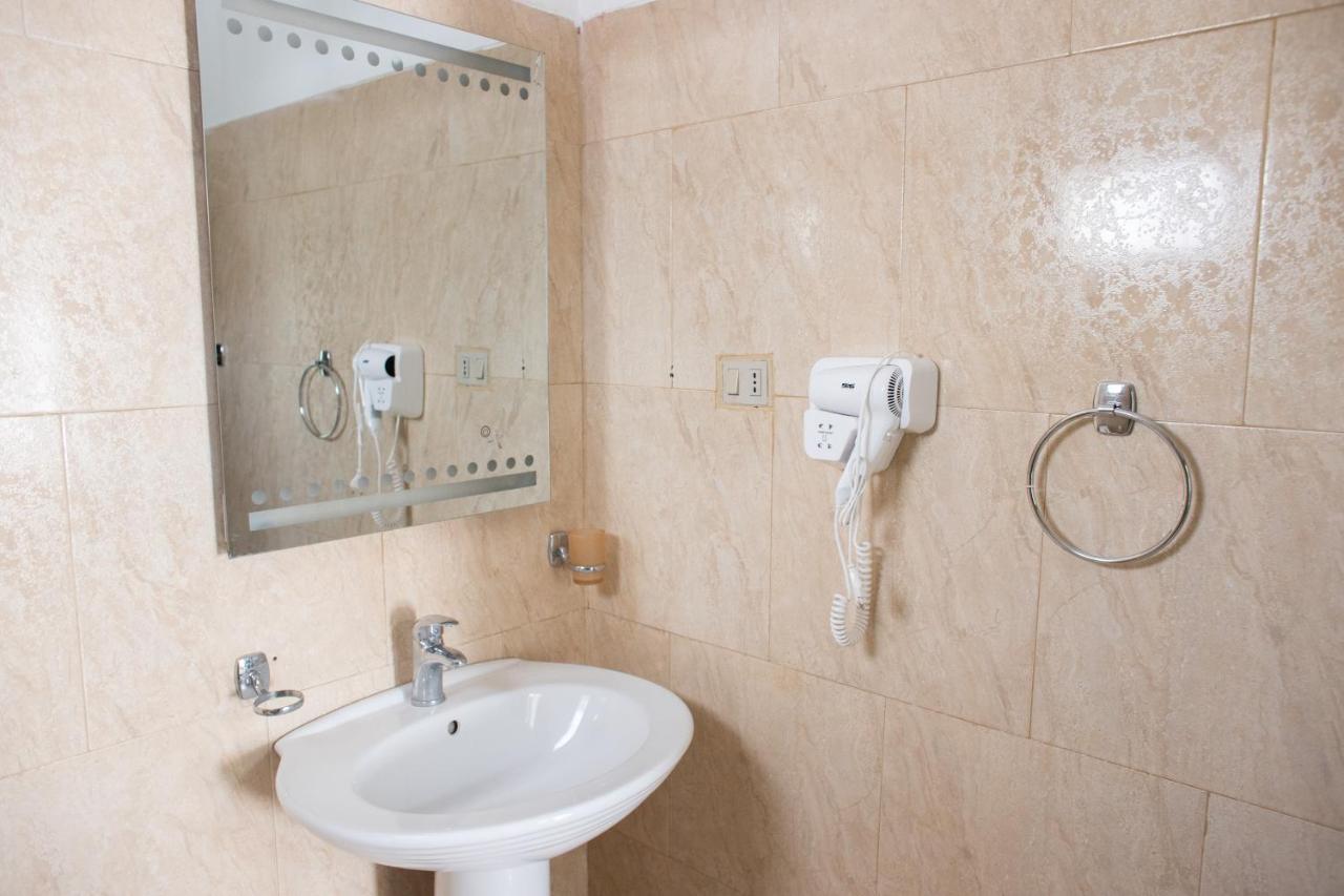 Vila Sanremo Тирана Екстериор снимка